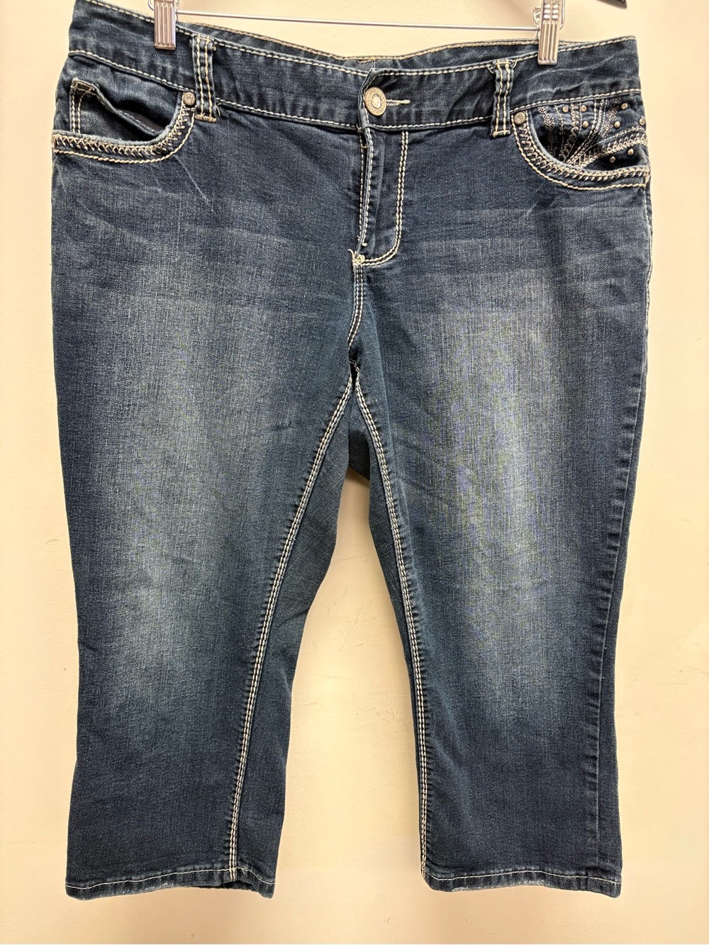 4 for $25 💙 Maurices Denim Capri Jeans – Size 18 Regular 💙